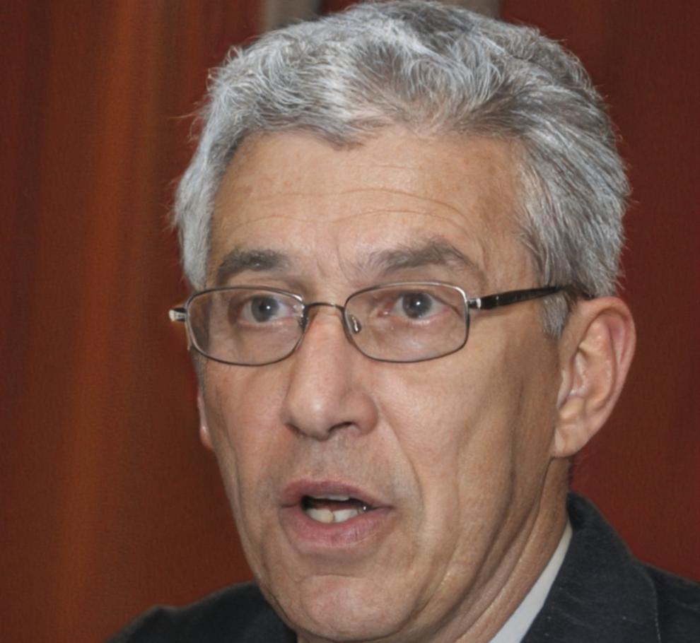 Director financiero que ha completado el programa de gestión de riesgos